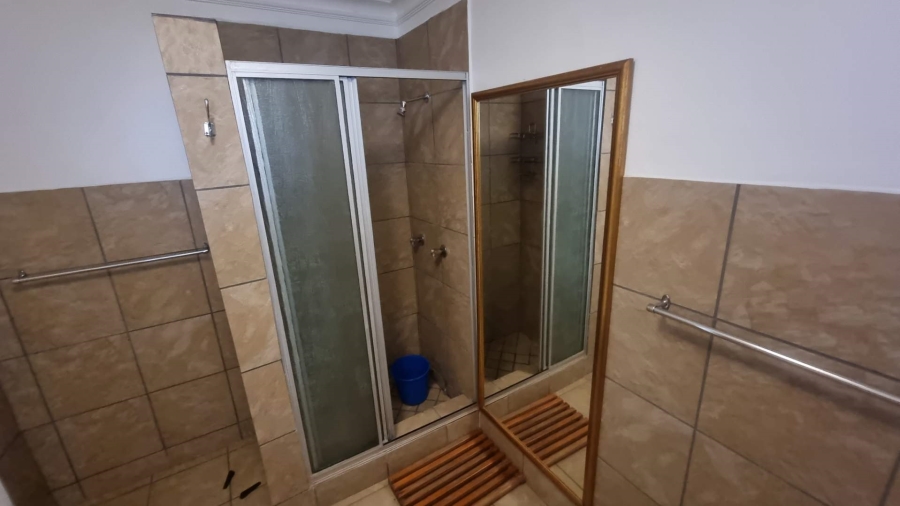 5 Bedroom Property for Sale in Yzerfontein Western Cape